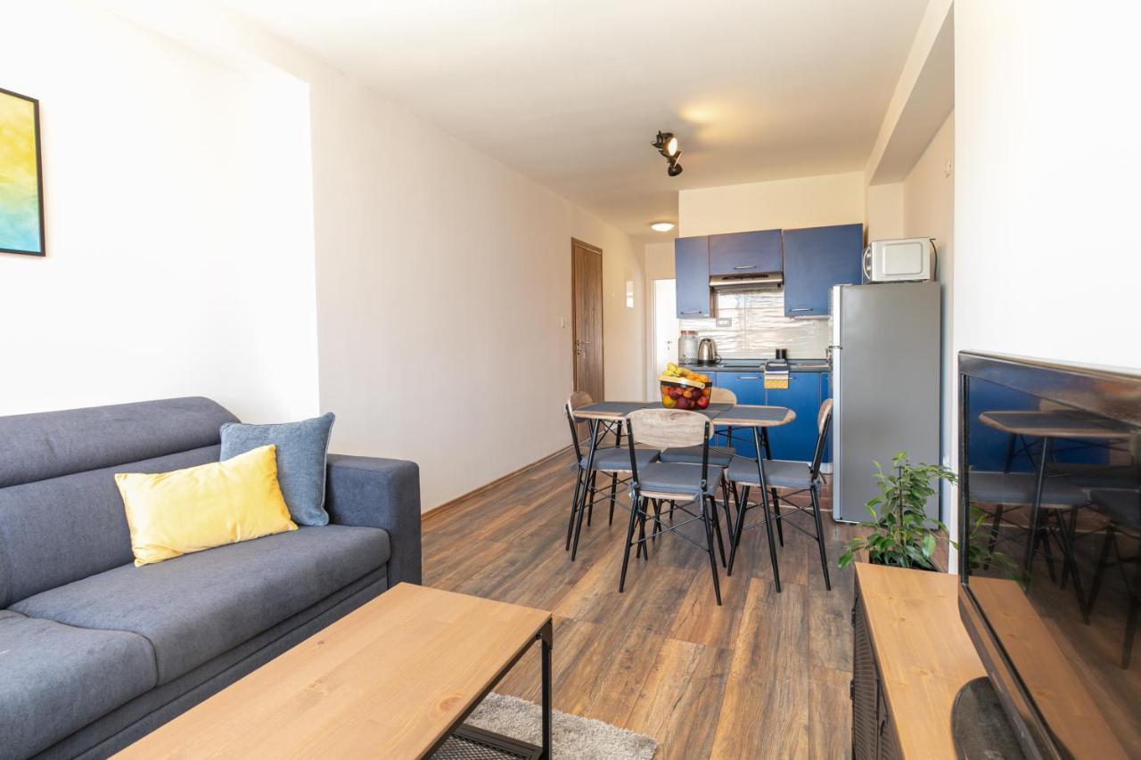 Apartments Korana พูลา ภายนอก รูปภาพ