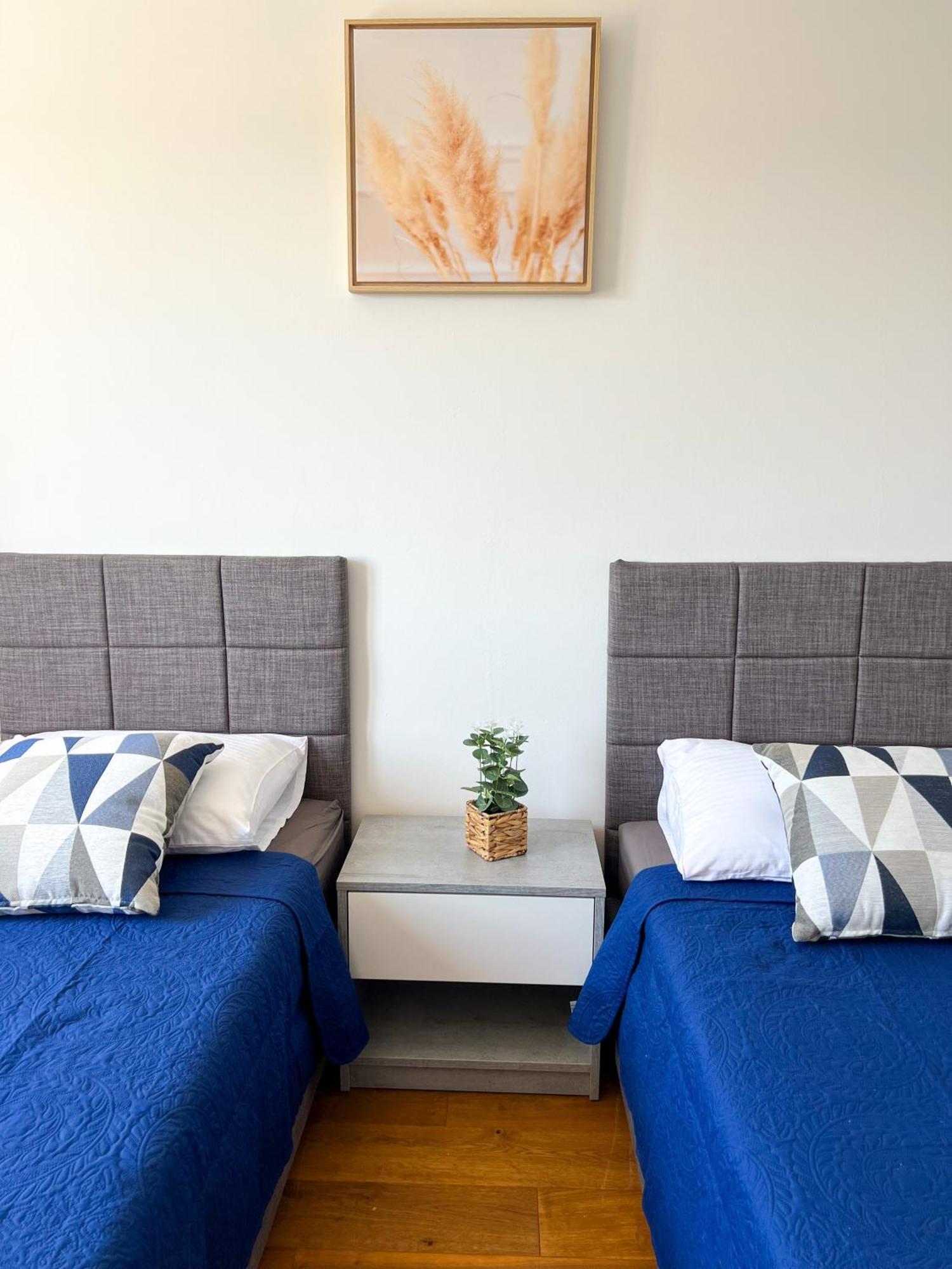 Apartments Korana พูลา ภายนอก รูปภาพ